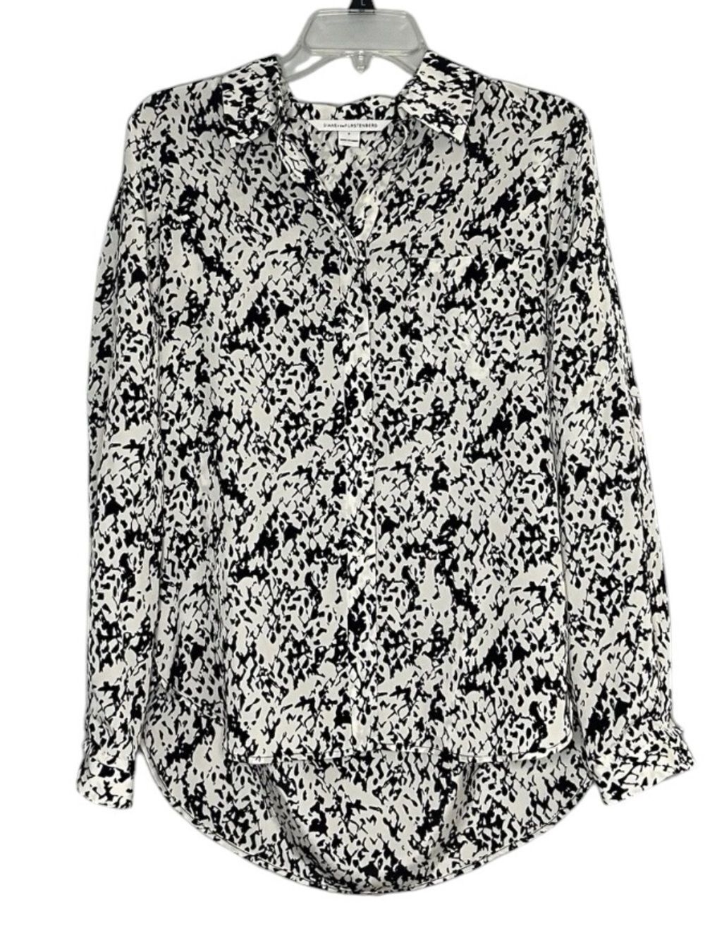 Diane von Furstenberg Women's Silk Button Down Blouse Size 0 Snake Print